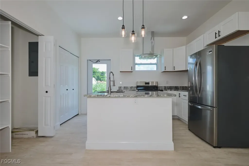 23031 Roundtree Avenue Alva FL 33920