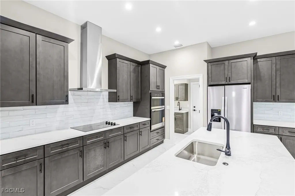 2301 NW 34th Avenue Cape Coral FL 33993