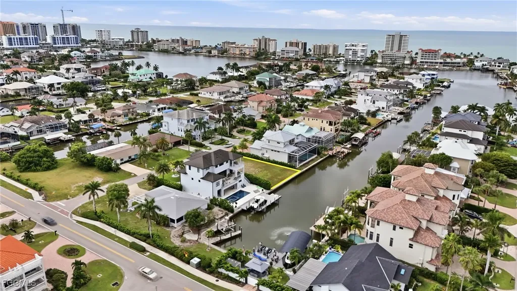 469 Trade Winds Avenue Naples FL 34108