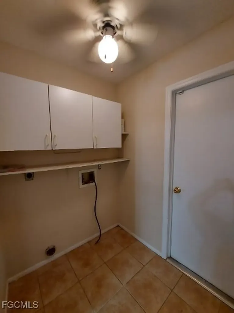 801 SW 10th Place Cape Coral FL 33991