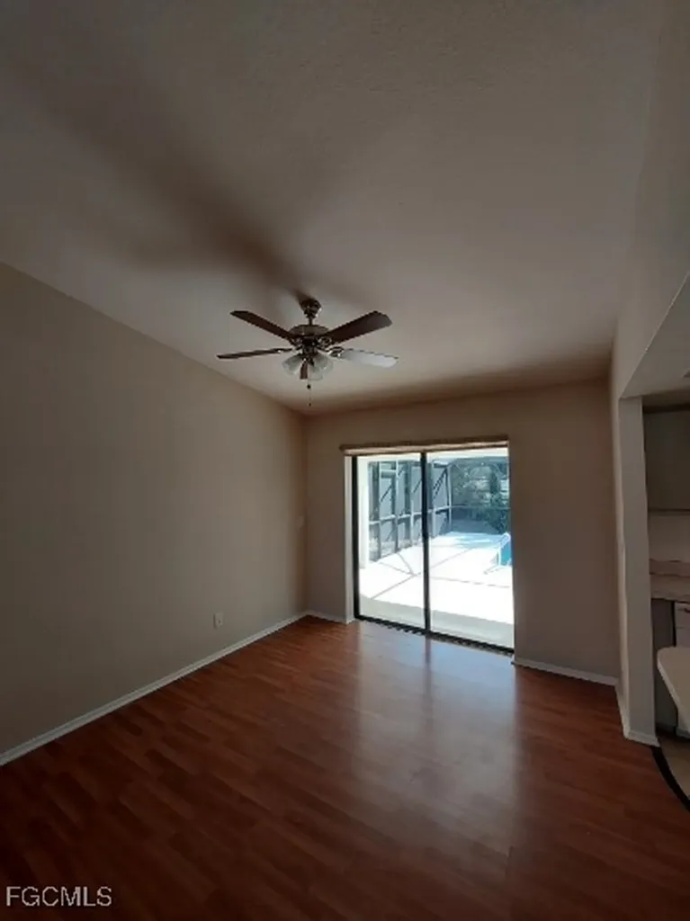 801 SW 10th Place Cape Coral FL 33991