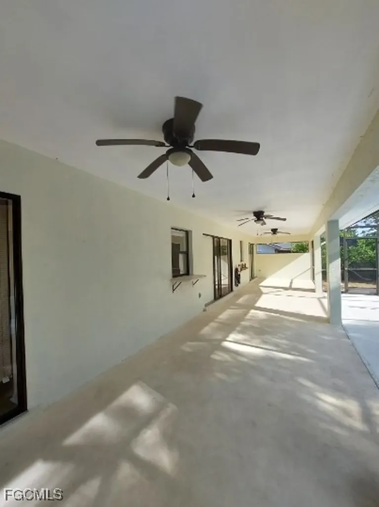 801 SW 10th Place Cape Coral FL 33991