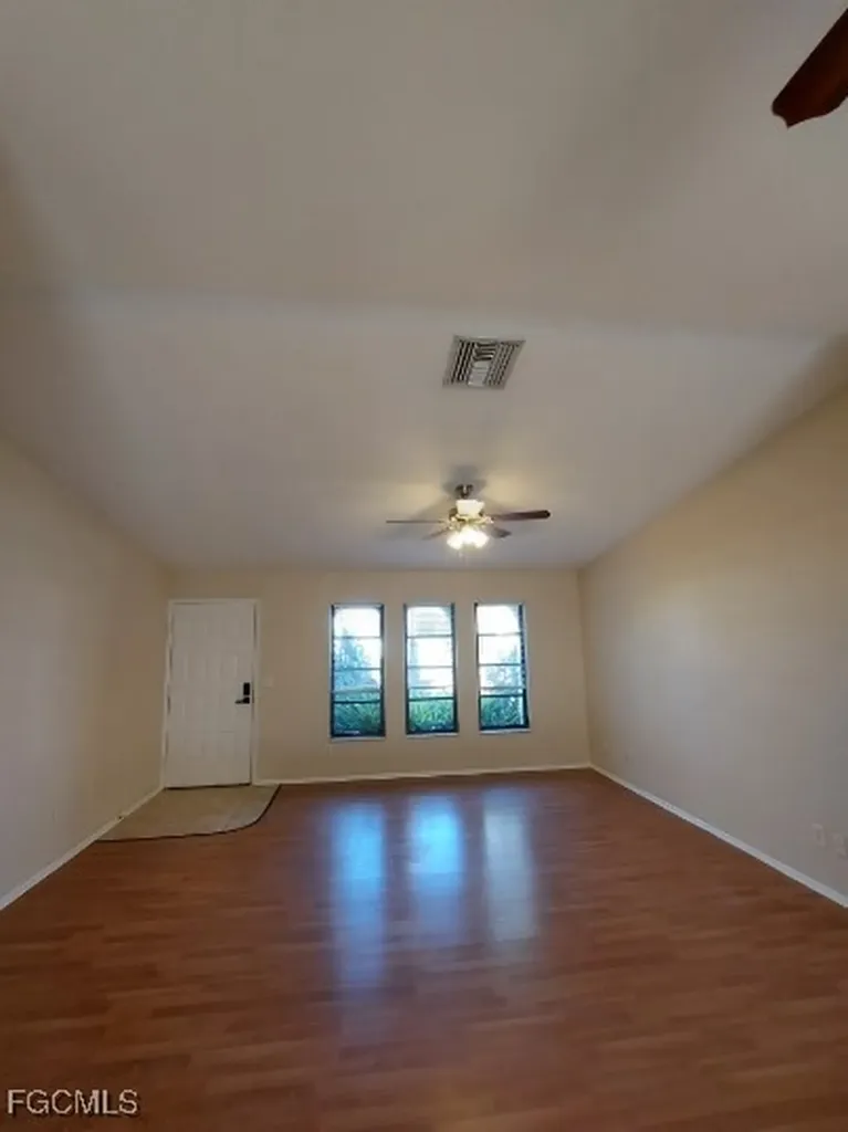 801 SW 10th Place Cape Coral FL 33991