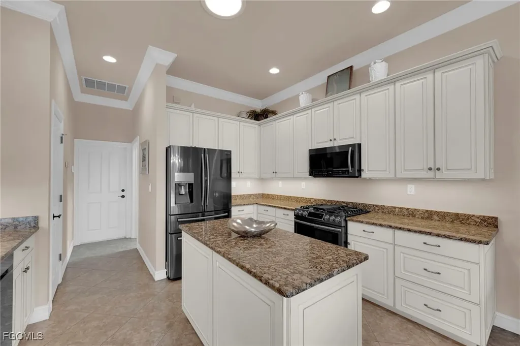 3221 Orangetree Bend Fort Myers FL 33905