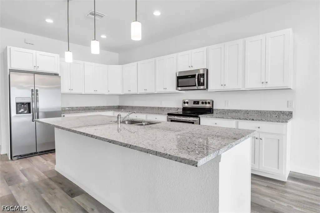 422 NE 20th Terrace Cape Coral FL 33909