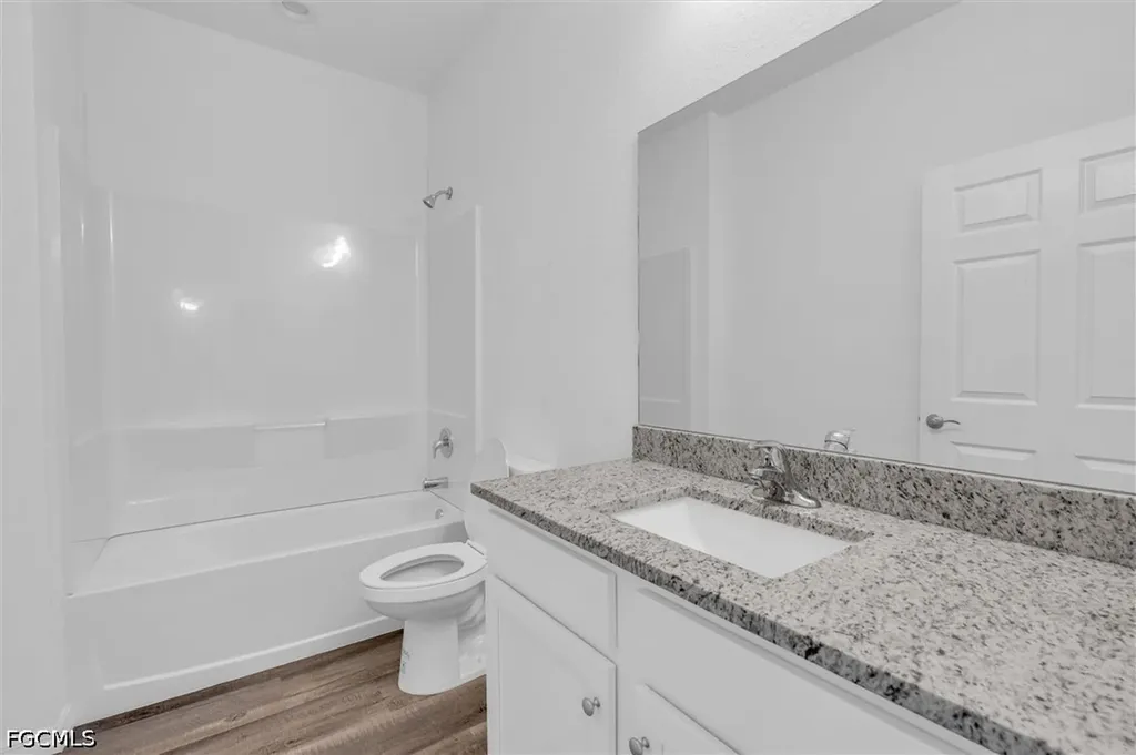 422 NE 20th Terrace Cape Coral FL 33909