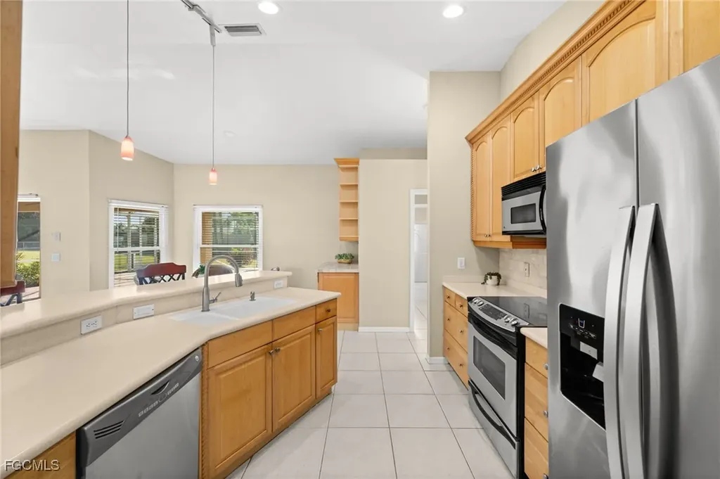 302 SE 34th Street Cape Coral FL 33904