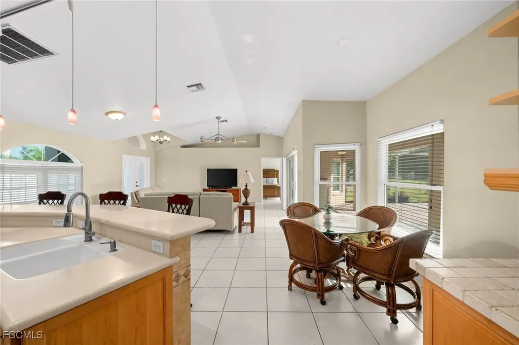 302 SE 34th Street Cape Coral FL 33904