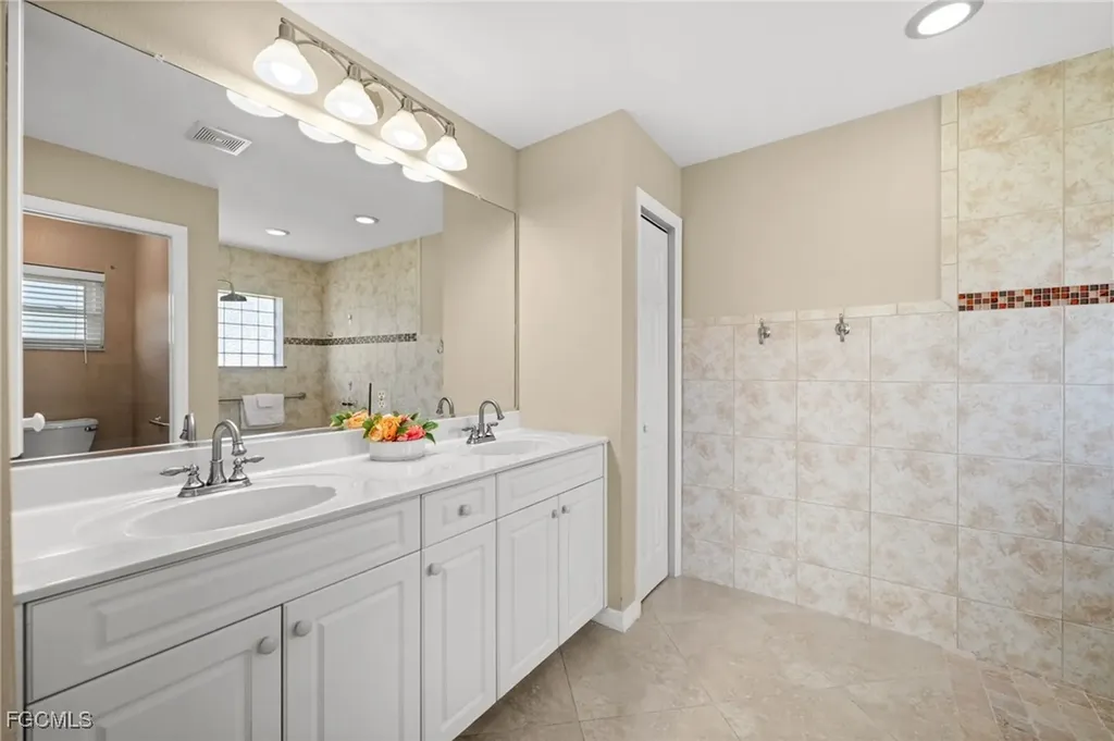 302 SE 34th Street Cape Coral FL 33904