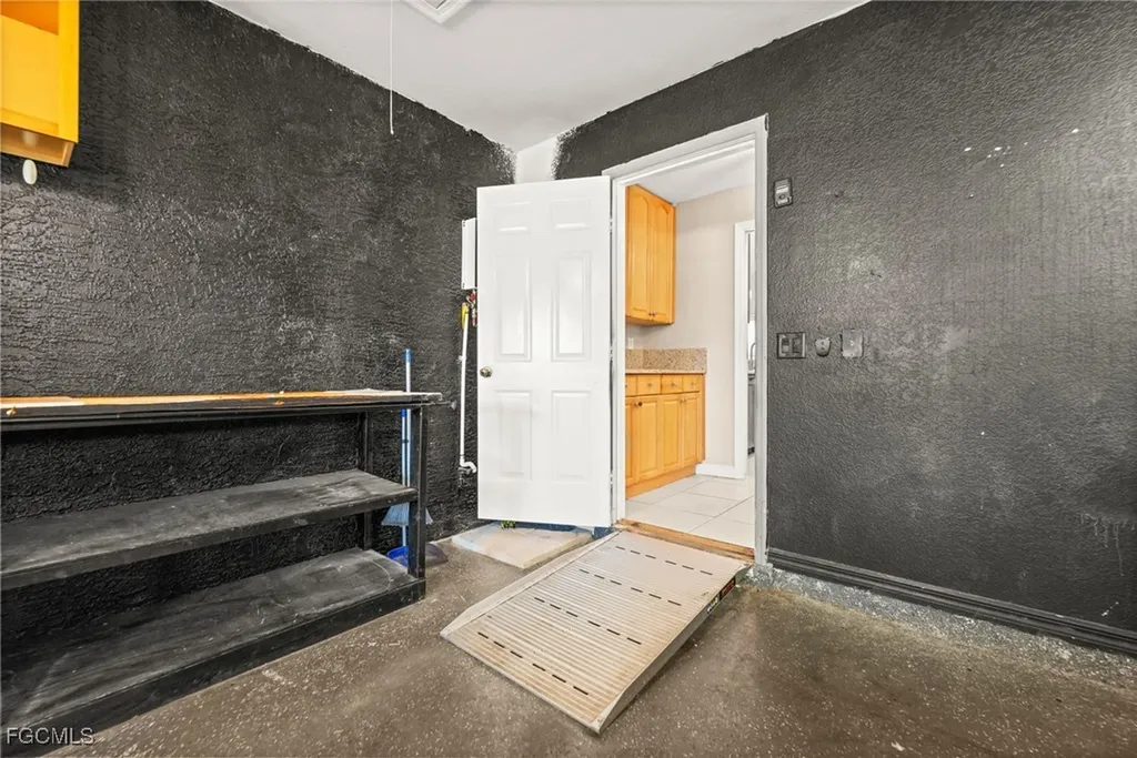 302 SE 34th Street Cape Coral FL 33904