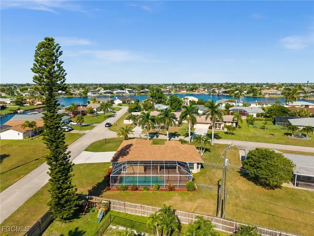 302 SE 34th Street Cape Coral FL 33904