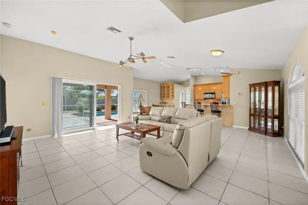 302 SE 34th Street Cape Coral FL 33904