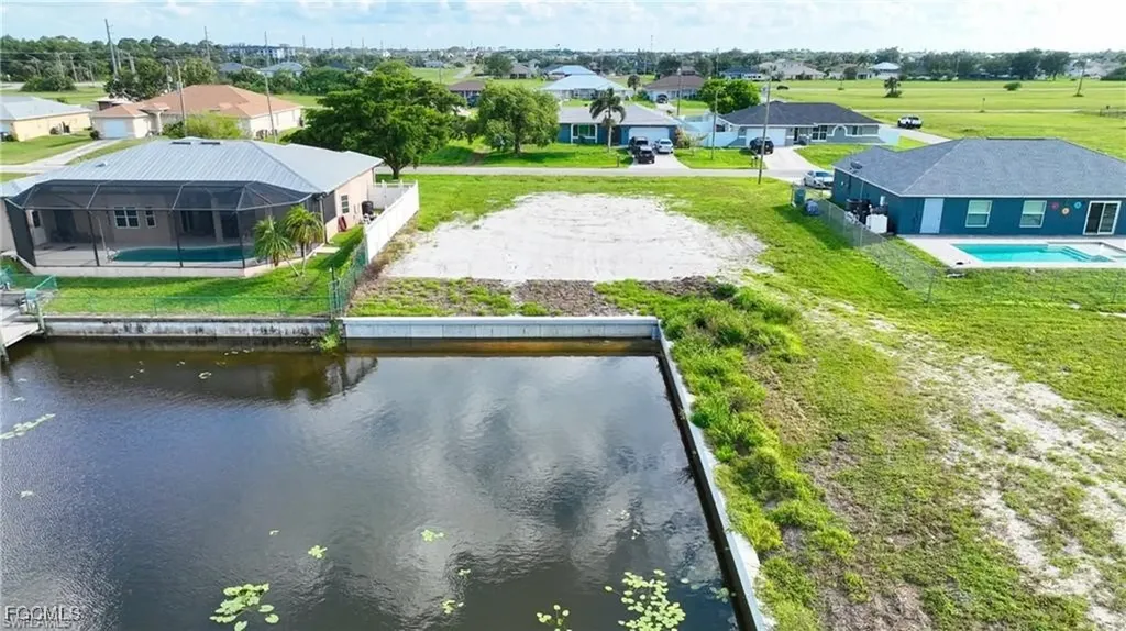 2305 NE 17th Street Cape Coral FL 33909
