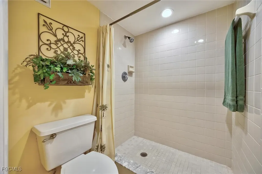 9627 Eaton Gardens Lane Fort Myers FL 33919