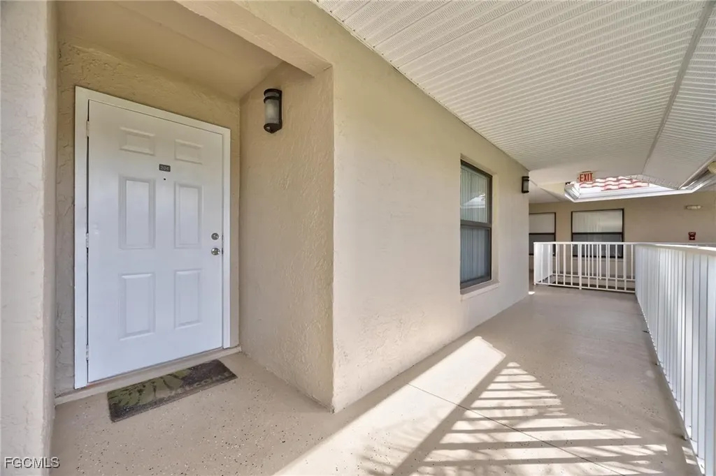 9627 Eaton Gardens Lane Fort Myers FL 33919