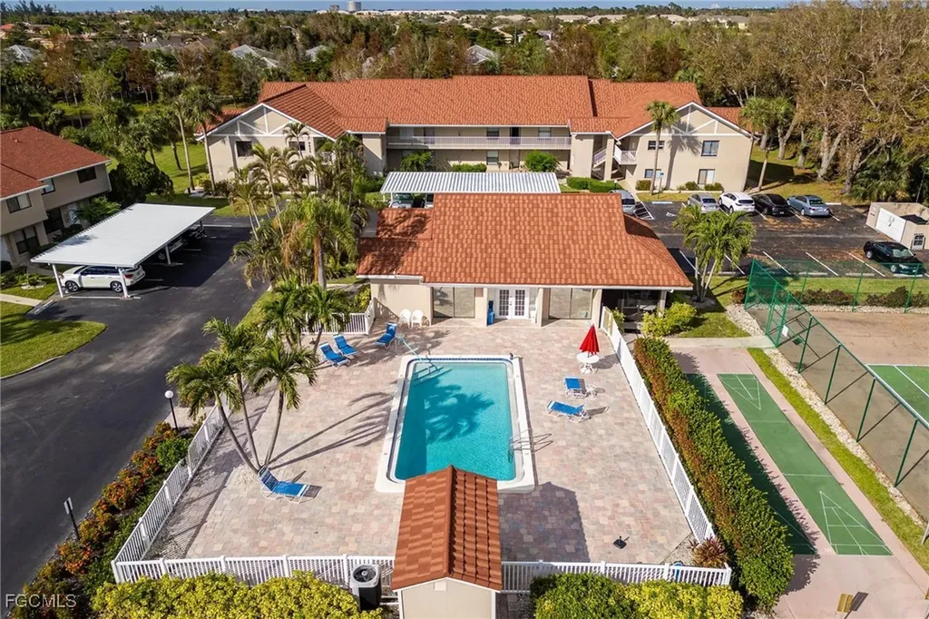 9627 Eaton Gardens Lane Fort Myers FL 33919