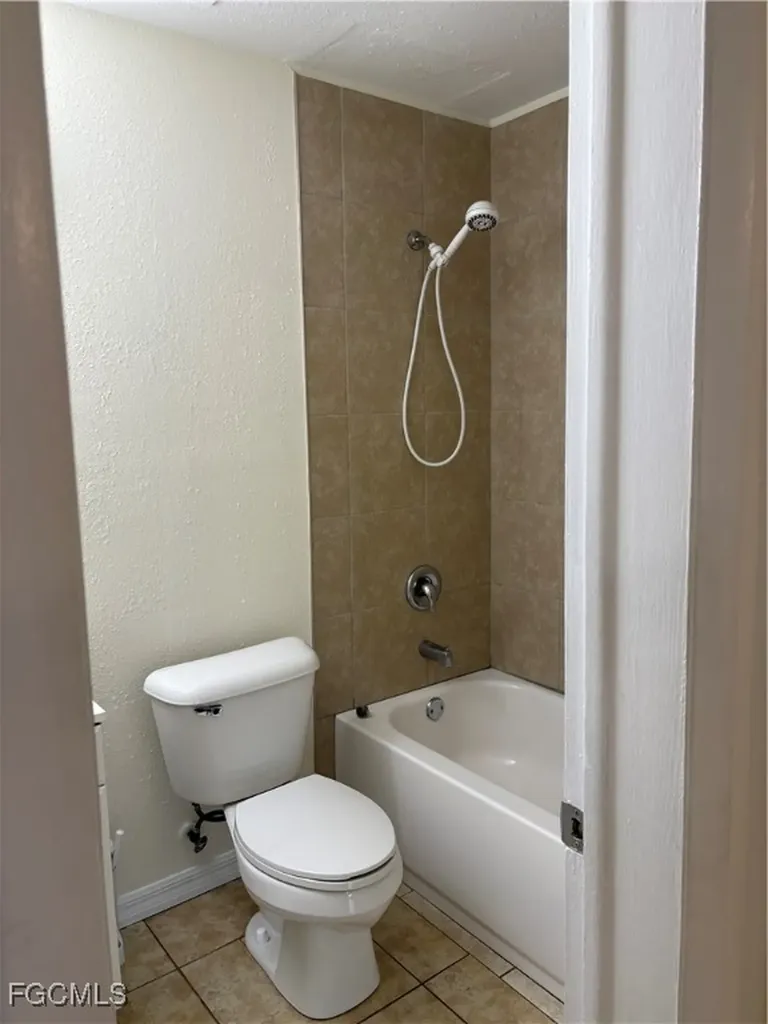 733/735 Gilbert Avenue S Lehigh Acres FL 33973