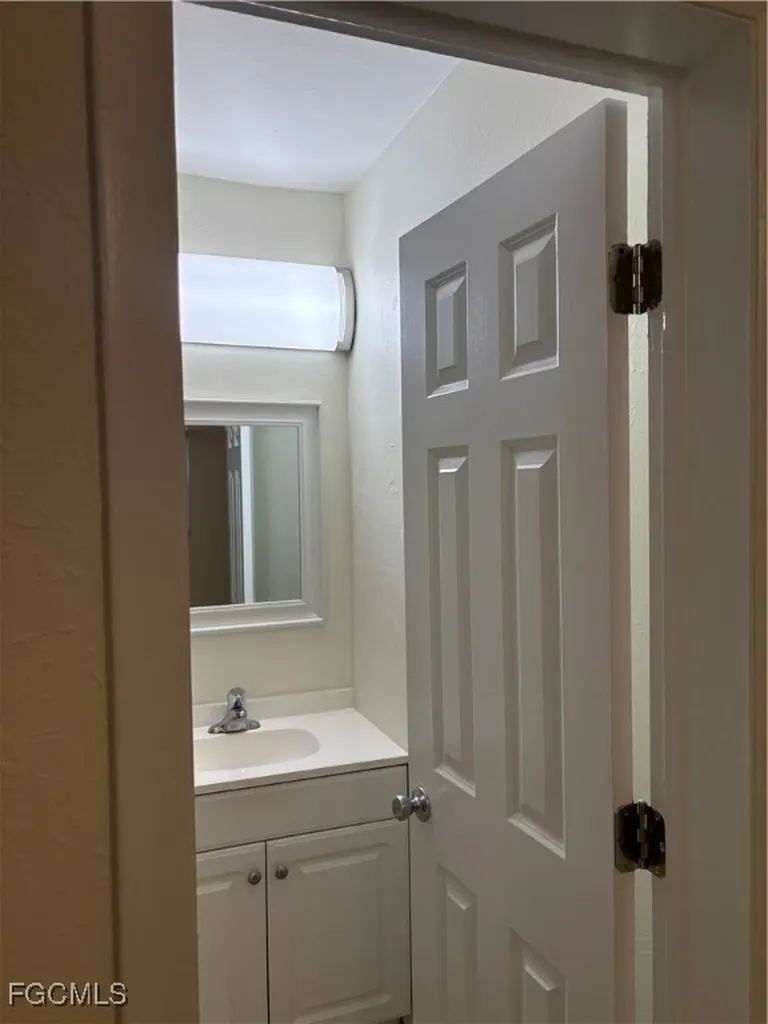 733/735 Gilbert Avenue S Lehigh Acres FL 33973