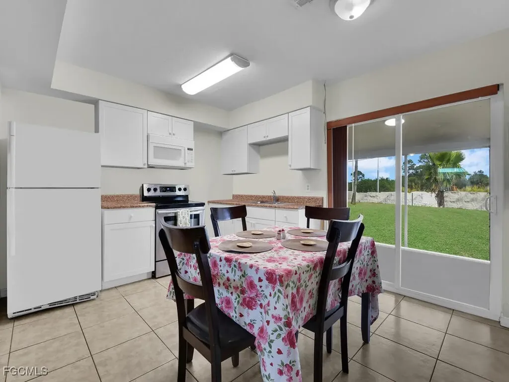 733/735 Gilbert Avenue S Lehigh Acres FL 33973