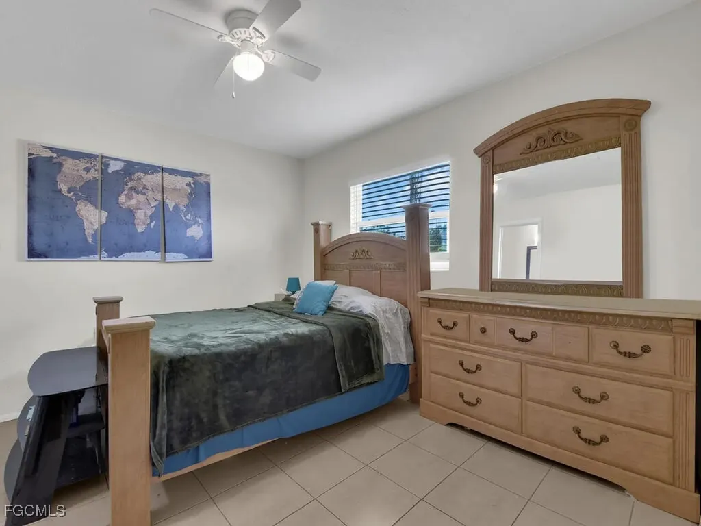 733/735 Gilbert Avenue S Lehigh Acres FL 33973