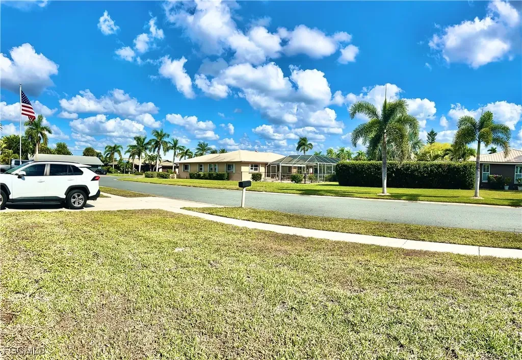 1406 S Larkwood Square Fort Myers FL 33919