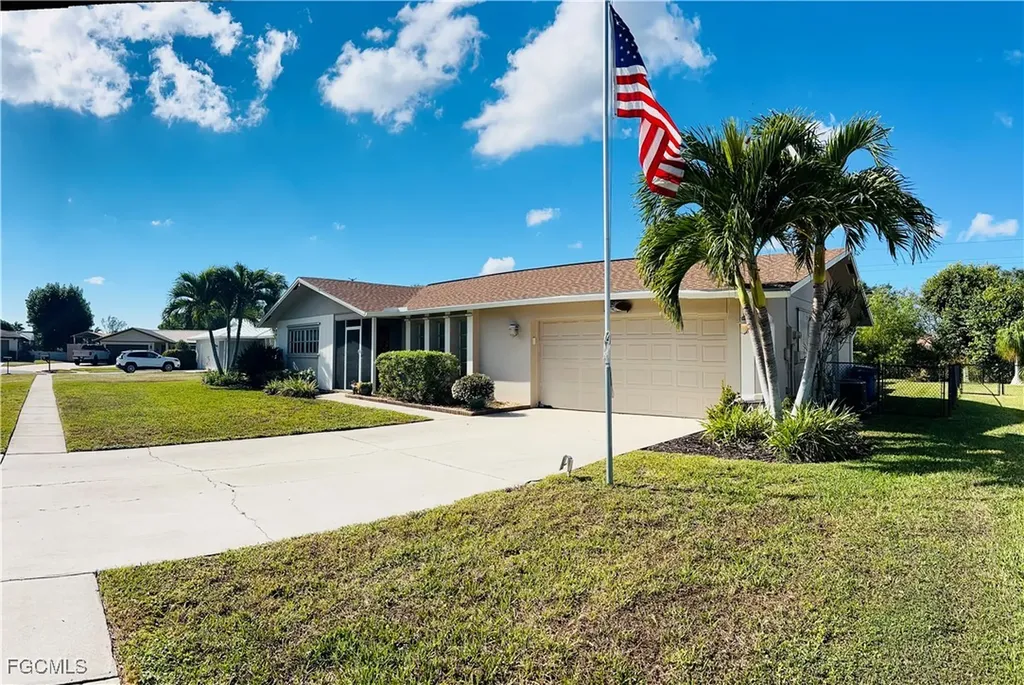 1406 S Larkwood Square Fort Myers FL 33919