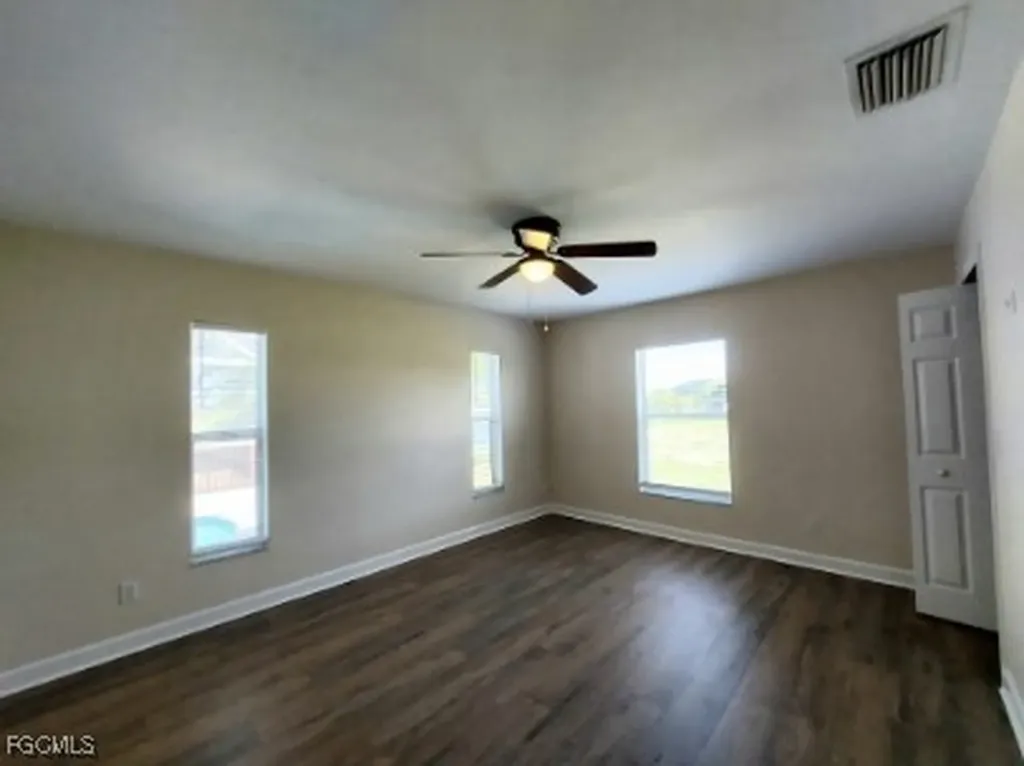 18 NW 29th Place Cape Coral FL 33993