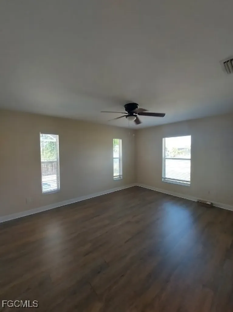 18 NW 29th Place Cape Coral FL 33993