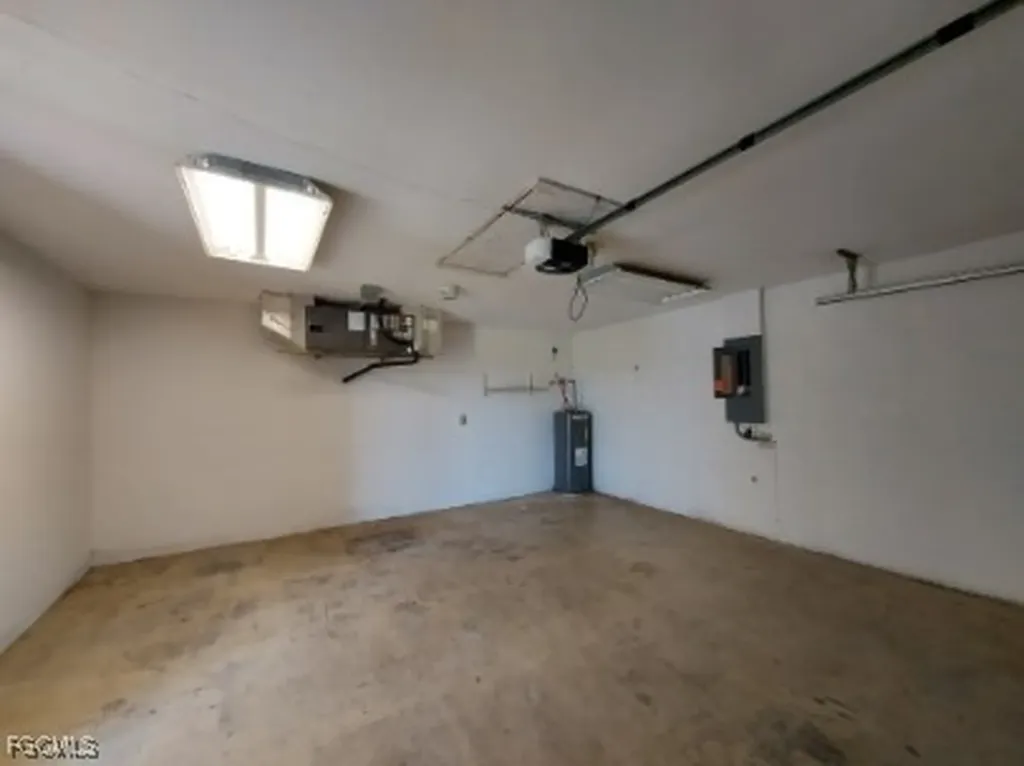 18 NW 29th Place Cape Coral FL 33993