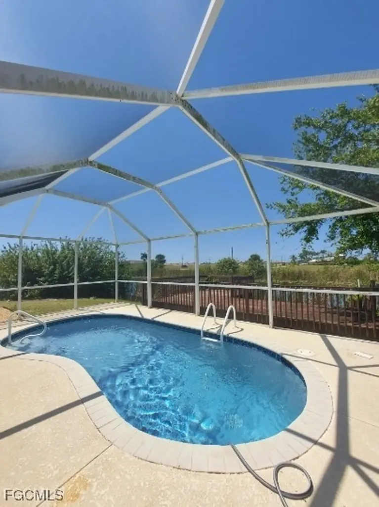 18 NW 29th Place Cape Coral FL 33993