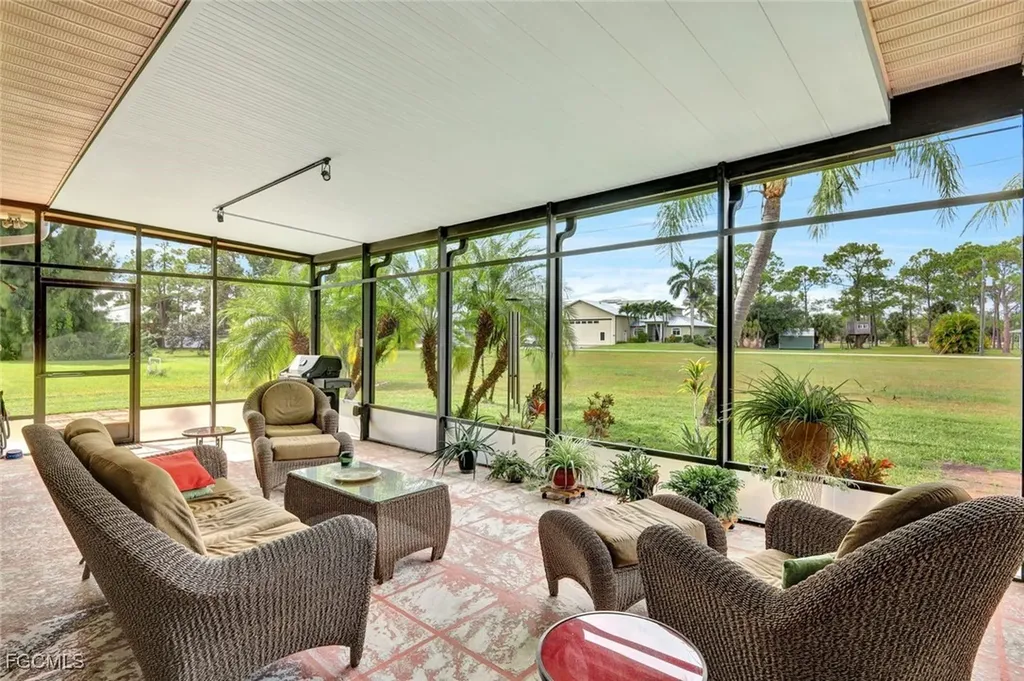 6910 Circle Drive Fort Myers FL 33905