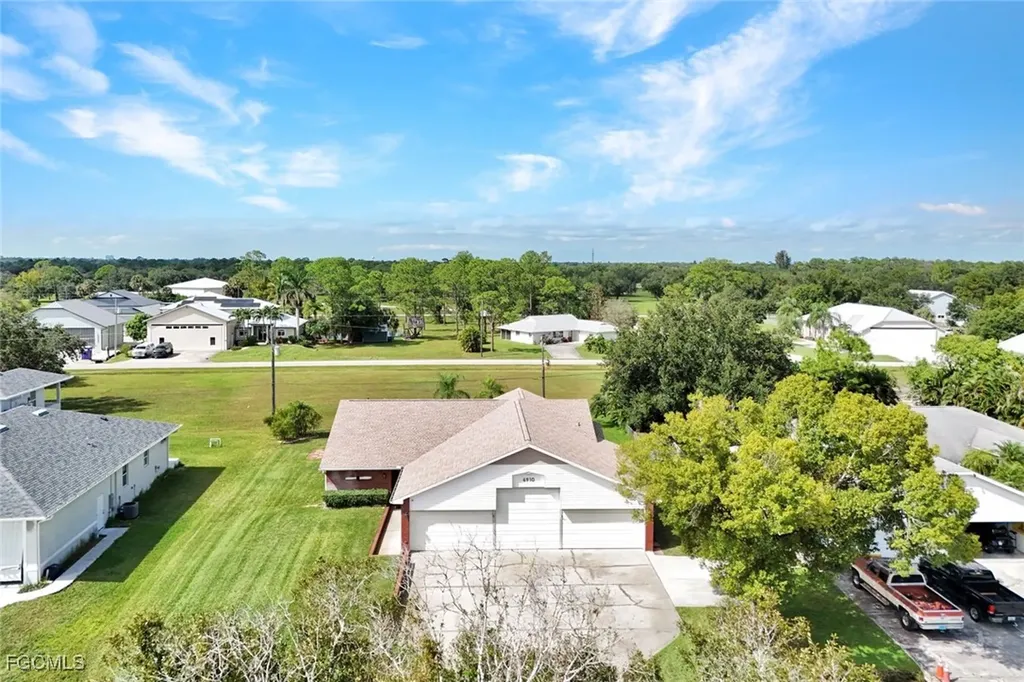 6910 Circle Drive Fort Myers FL 33905