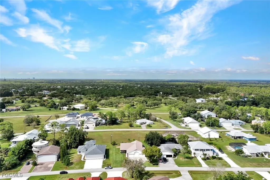 6910 Circle Drive Fort Myers FL 33905