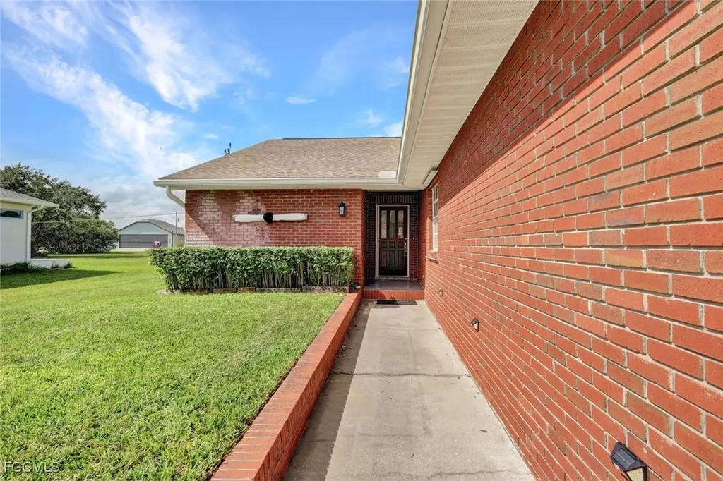 6910 Circle Drive Fort Myers FL 33905