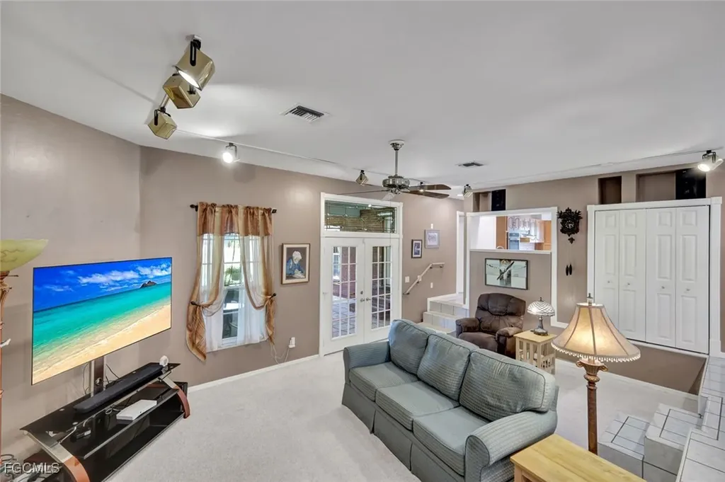 6910 Circle Drive Fort Myers FL 33905