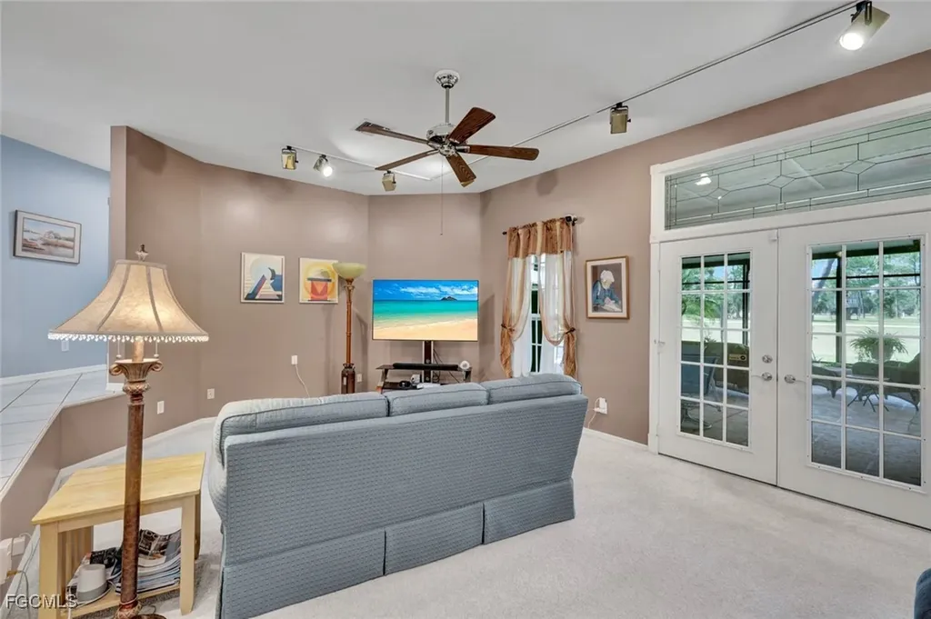 6910 Circle Drive Fort Myers FL 33905