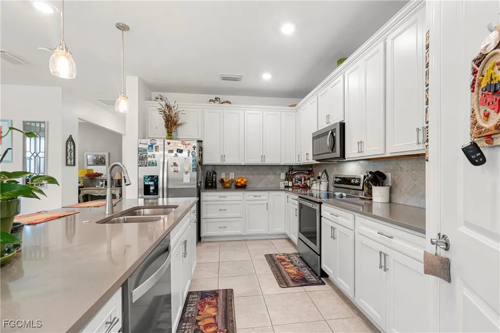 3705 Passion Vine Drive Alva FL 33920