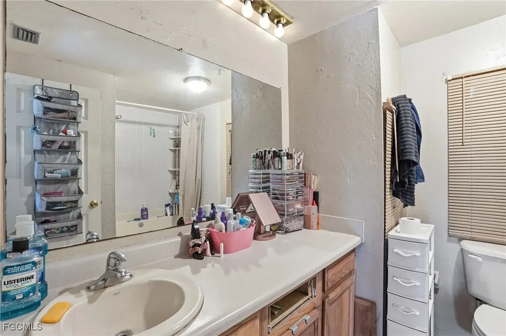 868 Avalon Avenue Labelle FL 33935