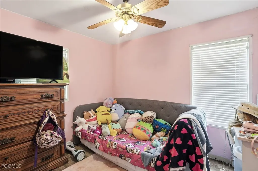 868 Avalon Avenue Labelle FL 33935