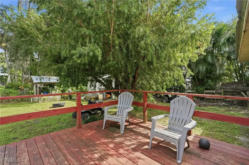 868 Avalon Avenue Labelle FL 33935