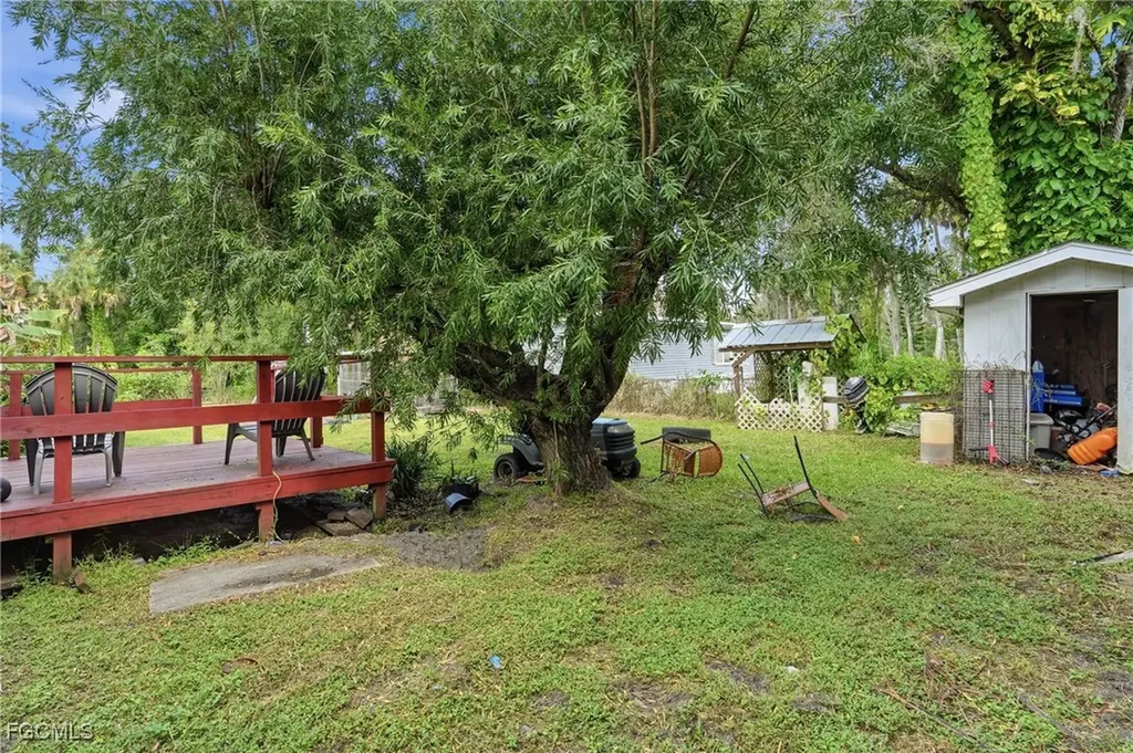 868 Avalon Avenue Labelle FL 33935