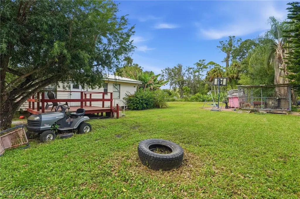 868 Avalon Avenue Labelle FL 33935