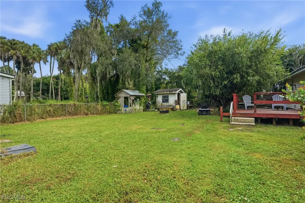 868 Avalon Avenue Labelle FL 33935