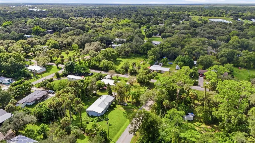 868 Avalon Avenue Labelle FL 33935