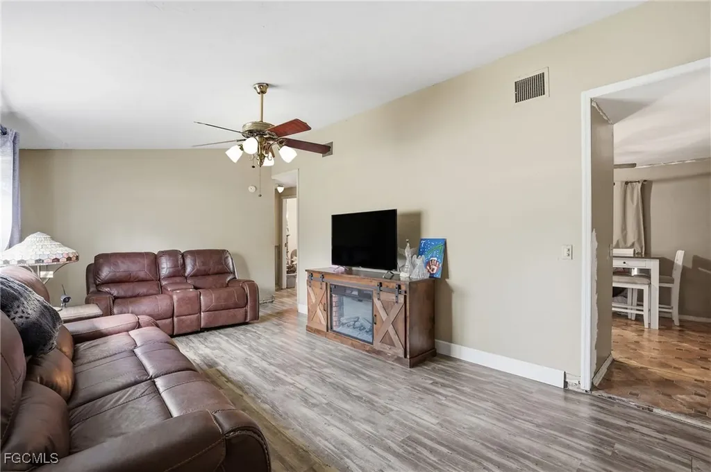 868 Avalon Avenue Labelle FL 33935