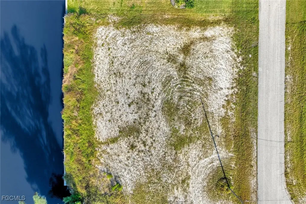 2002 NW 36th Avenue Cape Coral FL 33993