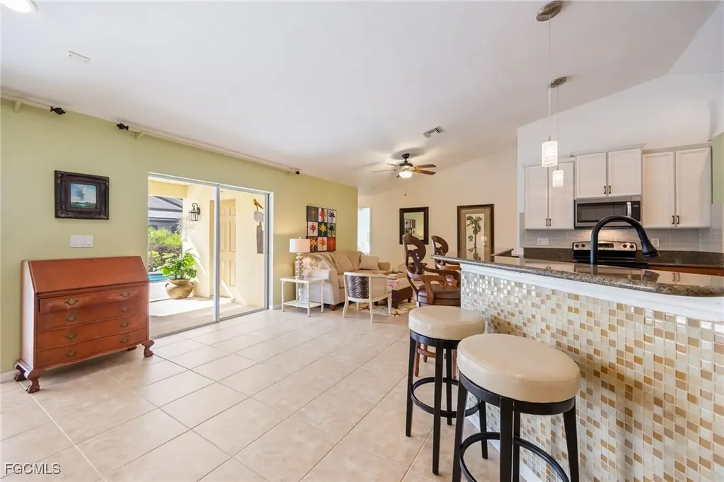 1708 SW 52nd Street Cape Coral FL 33914