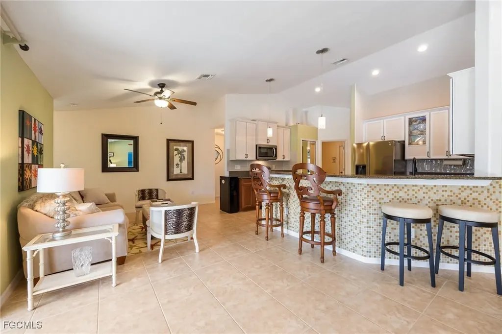 1708 SW 52nd Street Cape Coral FL 33914