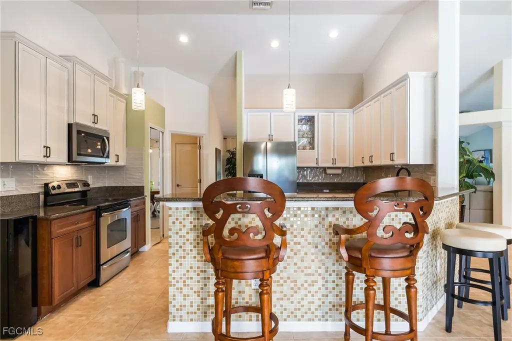 1708 SW 52nd Street Cape Coral FL 33914