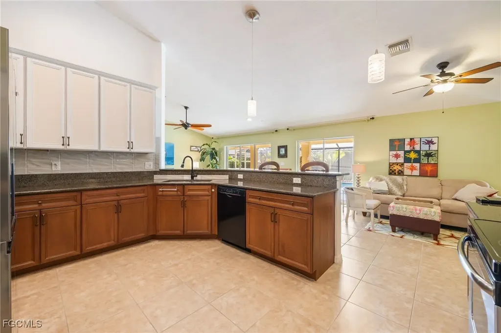 1708 SW 52nd Street Cape Coral FL 33914